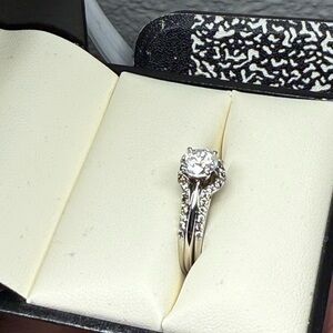 Elegant White gold Ring with 1CT Natural Diamond